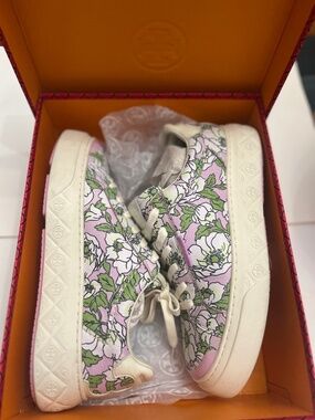 🌸 Tory Burch Ladybug Platform Sneakers